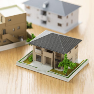 再建築不可物件を建て替え可能にする「敷地設定」とは？ メリットとデメリットや注意点を解説