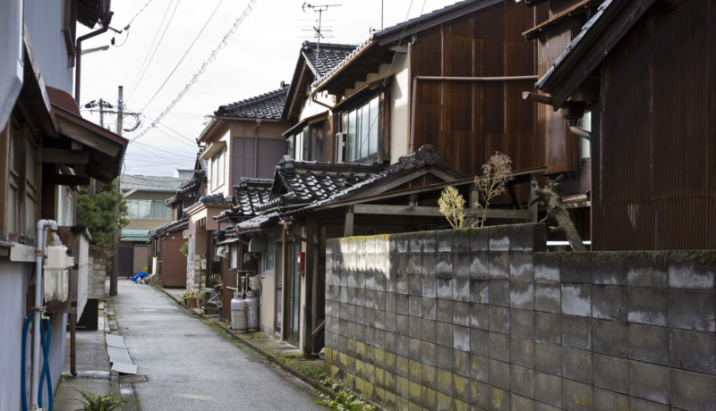 袋地の不動産は再建築できない？ 袋地のデメリットと対処法を解説