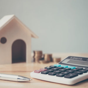 不動産の贈与税はいくらかかる?計算方法と税金を抑える7つのポイント